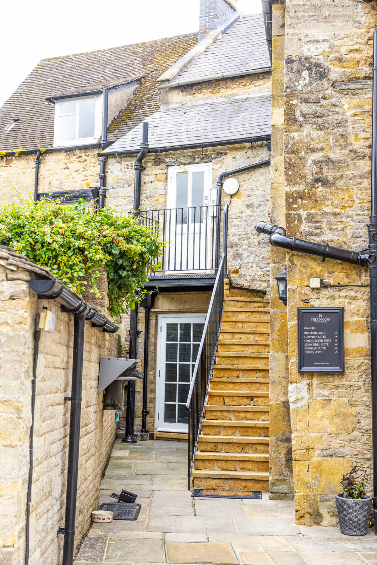 Unicorn Gallery - The Unicorn Stow on The Wold